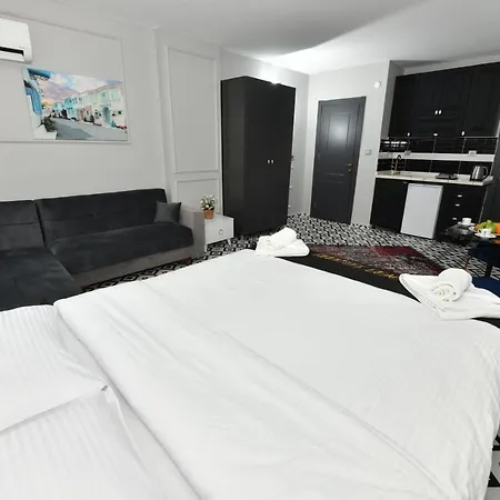 Central Luxury 32