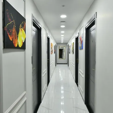 Central Luxury 32